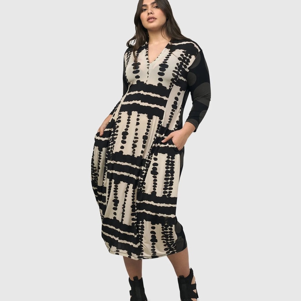 Alembika Black and Cream Women's Dress Size 8/10 NWT